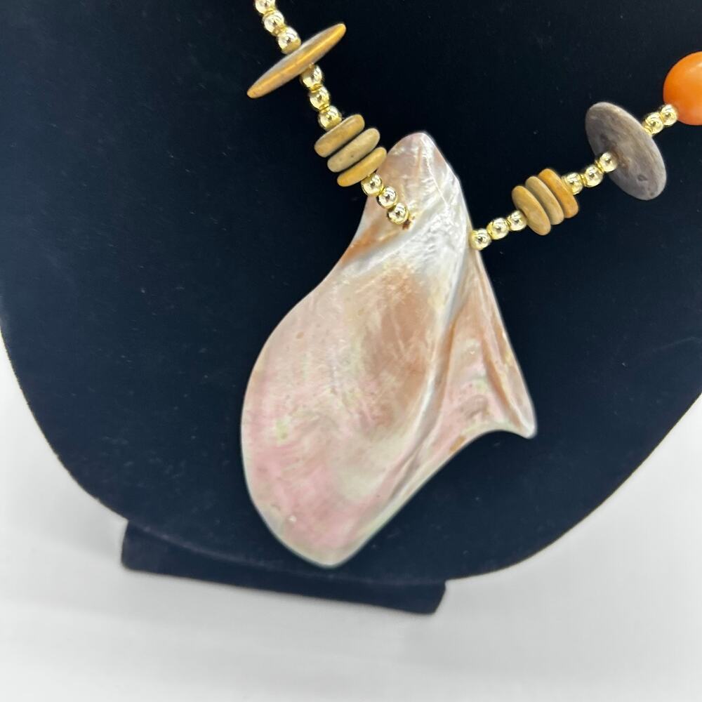 Vintage Large Shell Necklace Statement Pendant Beaded Beach Jewelry - Picture 8 of 12